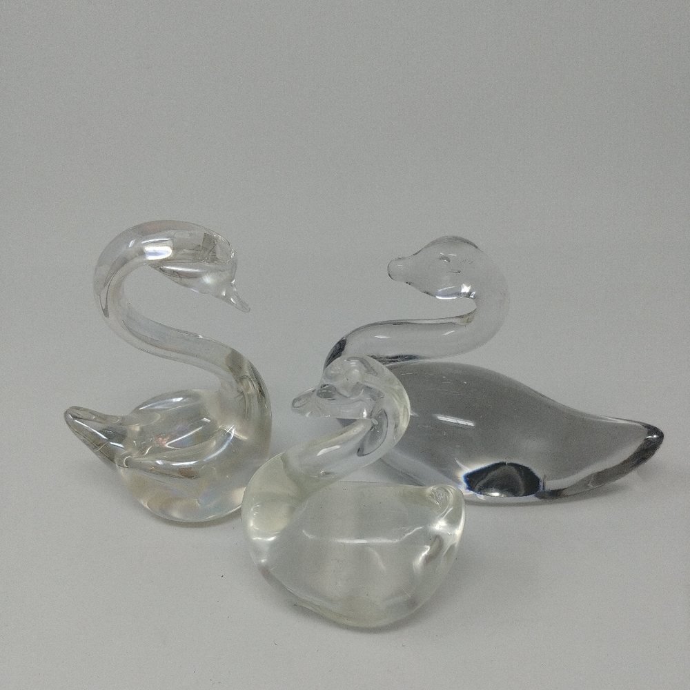 Lot of 3 - Swans - clear glass paperweights